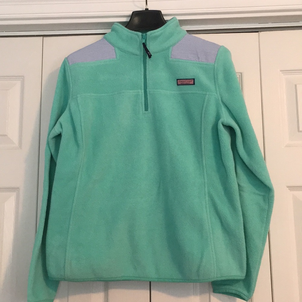Vineyard Vines, quarter zip fleece size medium